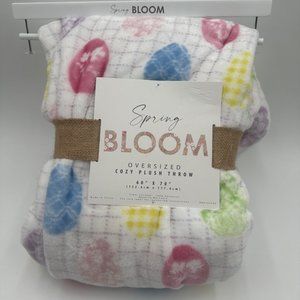 Spring bloom oversize cozy plush throw  60"x70" white with egg design